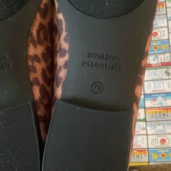 Amazon Essentials Women’s Leopard Print Flats – Size 7.5 - Picture 9 of 11